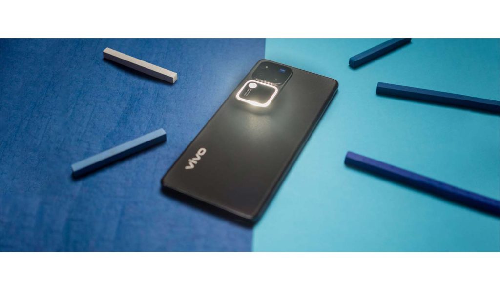 vivo v30 pro Noble BlackBloom White, Waving Aqua, Lush Green, Noble Black
